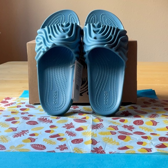 💙 SALEHE BEMBURY X CROCS THE POLLEX SLIDE  💙 NWT 💙 - Picture 2 of 16